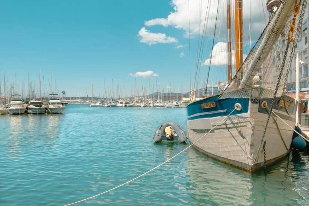 Ambiance méditerranéenne du port de Toulon